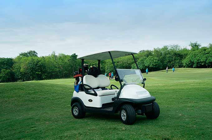 Balades romantiques sur les Fairways avec voiturettes de golf électriques